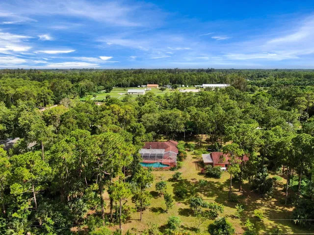 Residence photo 4