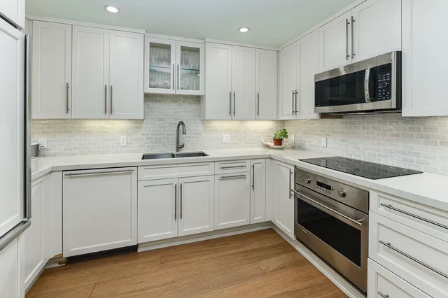 Winthrop House Condos Unit 307 photo 7