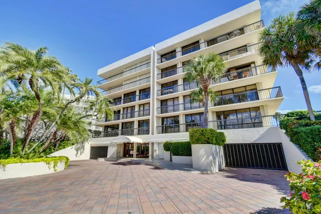 Emeraude Palm Beach Unit 404 photo 6
