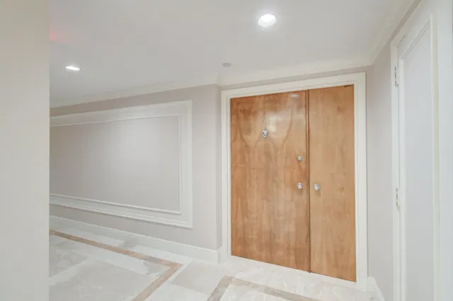 Emeraude Palm Beach Unit 404 photo 8