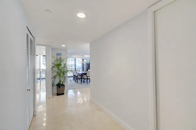 Emeraude Palm Beach Unit 404 photo 9