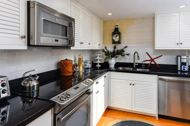 Trianon Unit 606 photo 6
