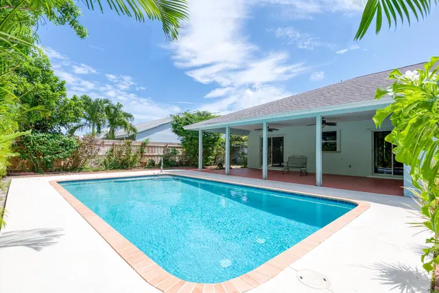 Residence photo 2