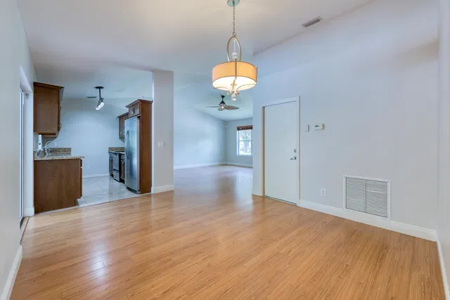 Residence photo 5