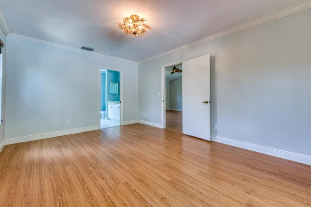 Residence photo 10