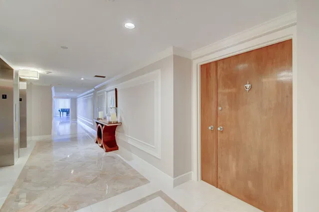 Emeraude Palm Beach Unit 105 photo 9