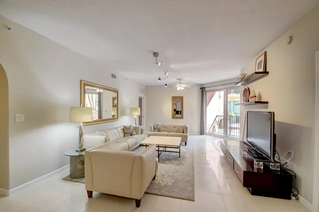 The Astor Unit 215 photo 3