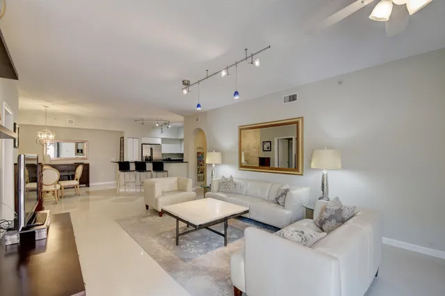 The Astor Unit 215 photo 4