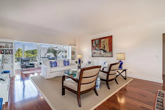389 S Lake Drive #3d