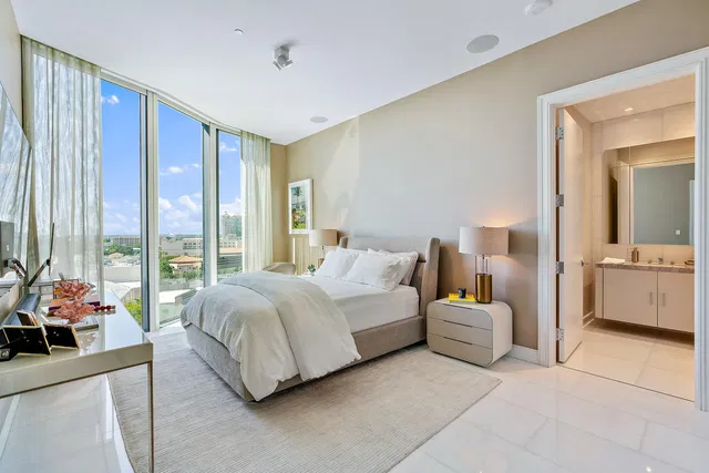 Bristol Palm Beach Unit 1102 photo 2