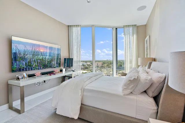 Bristol Palm Beach Unit 1102 photo 3