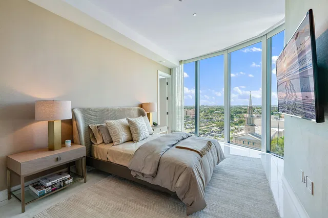 Bristol Palm Beach Unit 1102 photo 4
