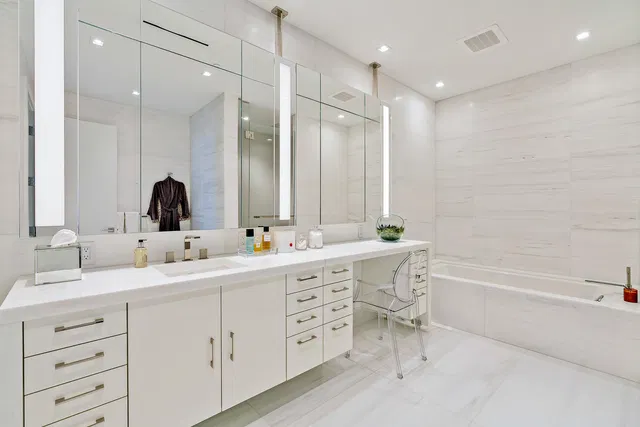 Bristol Palm Beach Unit 1102 photo 9