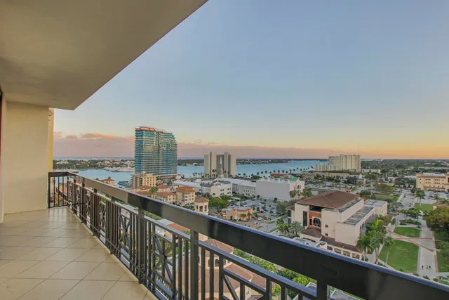 One City Plaza Unit 1202 photo 2