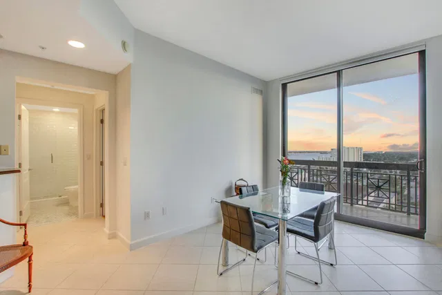 One City Plaza Unit 1202 photo 4