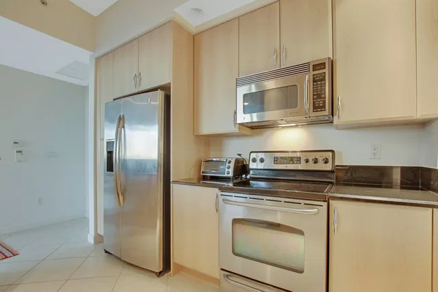 One City Plaza Unit 1202 photo 7