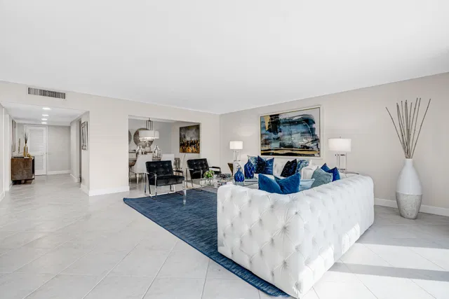 Winthrop House Condos Unit 220 photo 23