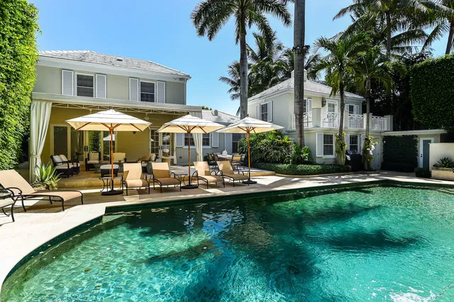 130 Cocoanut Row