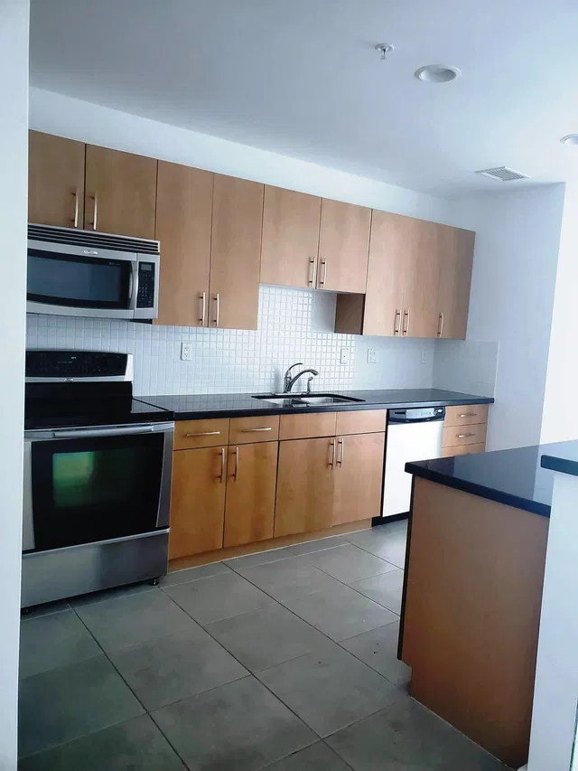 The Edge Unit 1206 photo 6