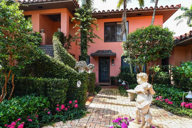 226 Chilean Avenue #4