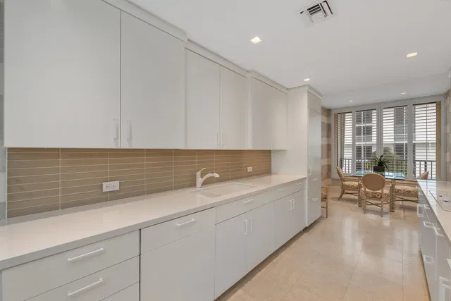 Dunster House Palm Beach Unit 3b photo 9