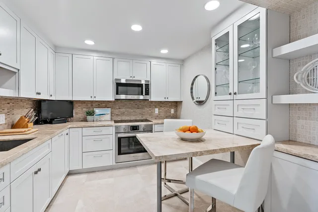 Winthrop House Condos Unit 410 photo 8