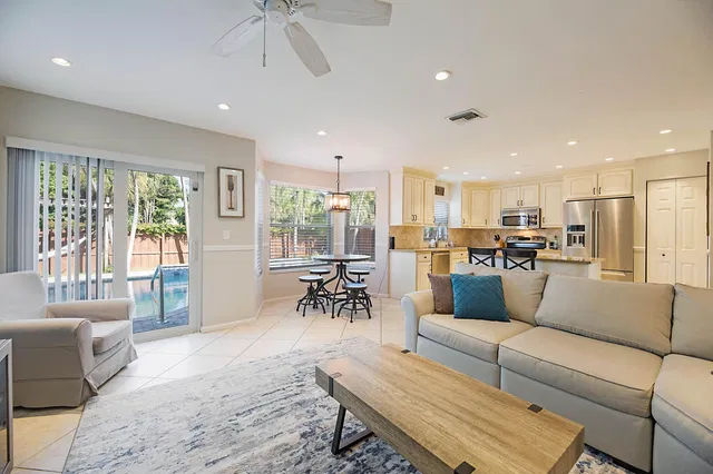 Residence photo 5
