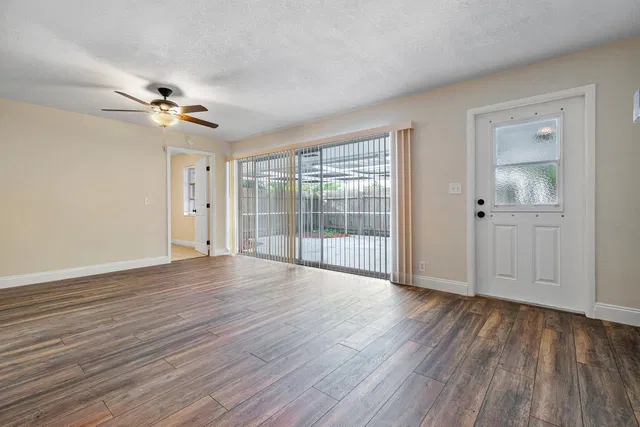  Residence photo 4