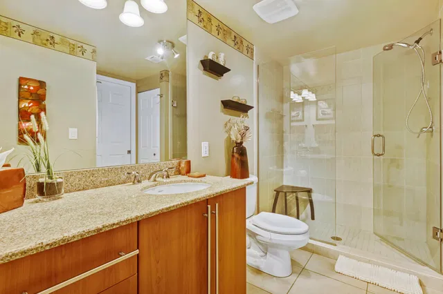 610 Clematis Unit 407 photo 10