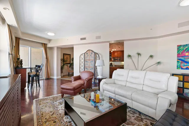 Esplanade Grande Unit 606 photo 3