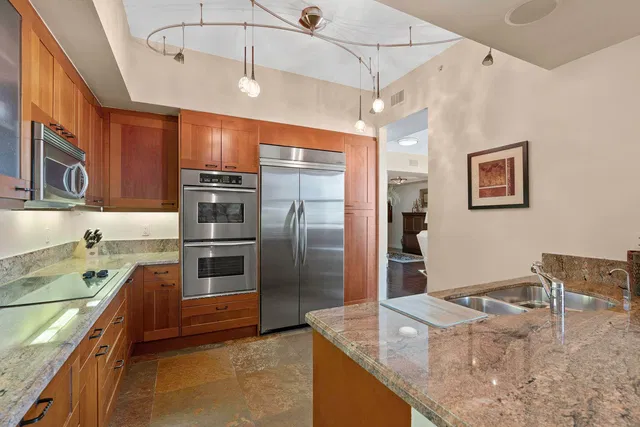 Esplanade Grande Unit 606 photo 8