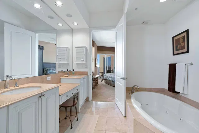 Esplanade Grande Unit 606 photo 10