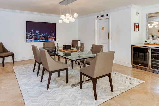Winthrop House Condos Unit 118 photo 6
