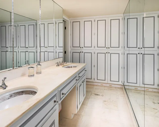 Winthrop House Condos Unit 118 photo 9