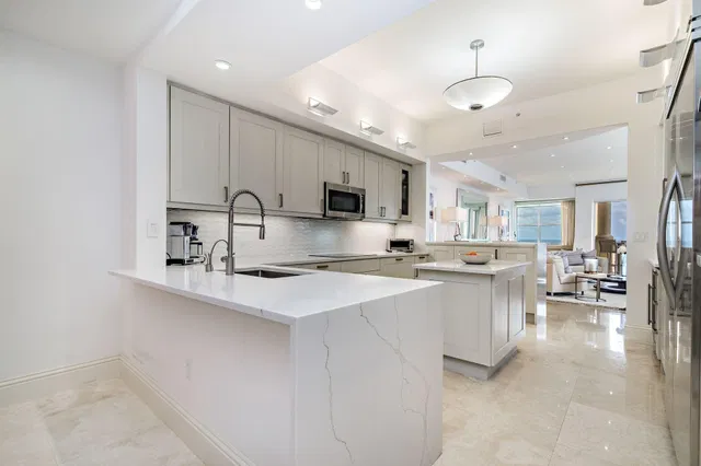 Esplanade Grande Unit 1403 photo 2