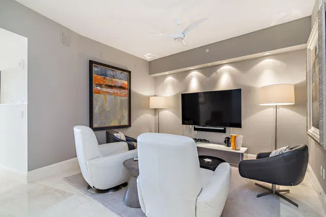 Esplanade Grande Unit 1403 photo 9