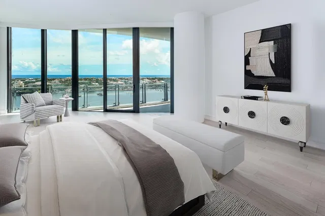 Bristol Palm Beach Unit 1503 photo 7
