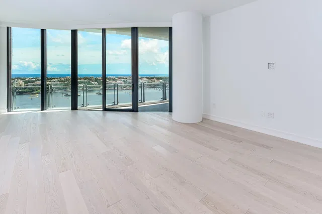 Bristol Palm Beach Unit 1503 photo 8