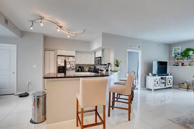 The Astor Unit 307 photo 6