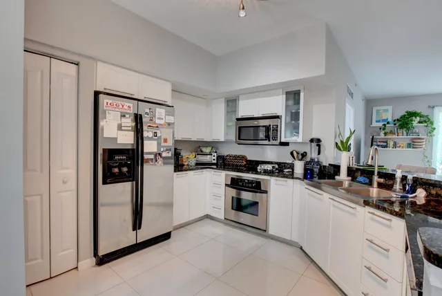 The Astor Unit 307 photo 7