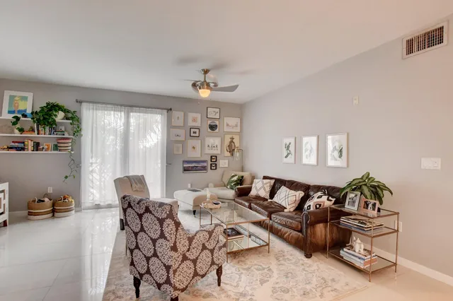 The Astor Unit 307 photo 10