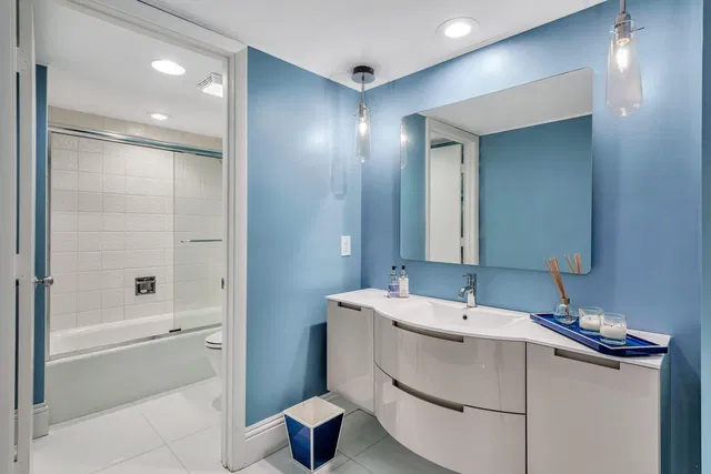Emeraude Palm Beach Unit 202 photo 8