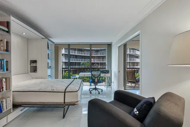 Emeraude Palm Beach Unit 202 photo 10