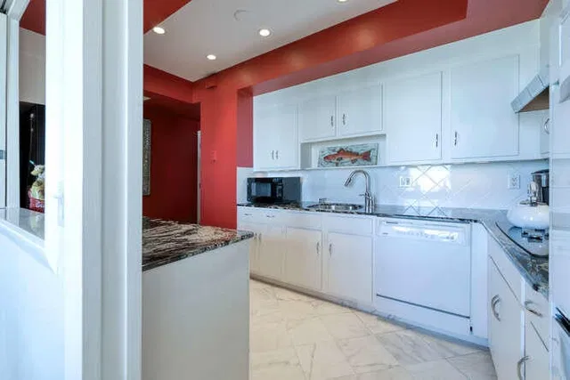 Palm Beach Biltmore Unit 702 photo 9