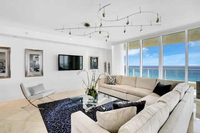 Oceans Edge at Singer Island Unit 1002 photo 2