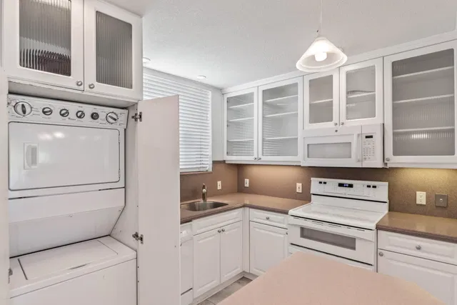 Residence photo 5