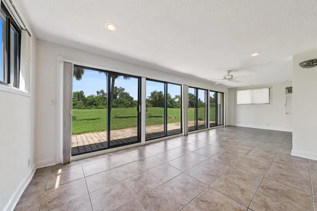 Residence photo 6