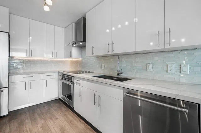 236 Fifth Avenue Unit 410 photo 4