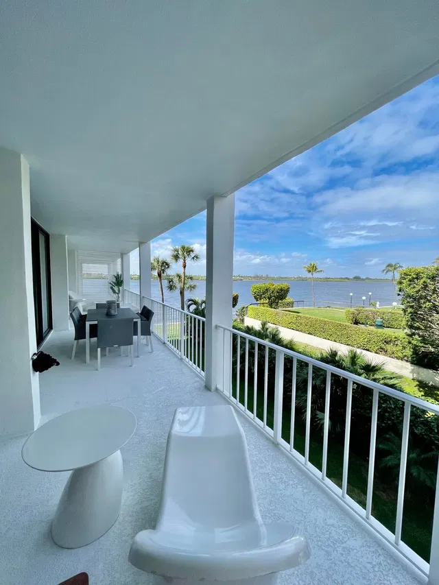 2784 S Ocean 207 N Boulevard #207n