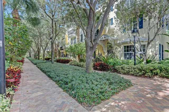 Magnolia Court Residence photo 25